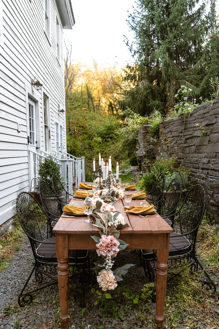 Victorian Luxury in the Catskills - Houses for Rent in Hankins