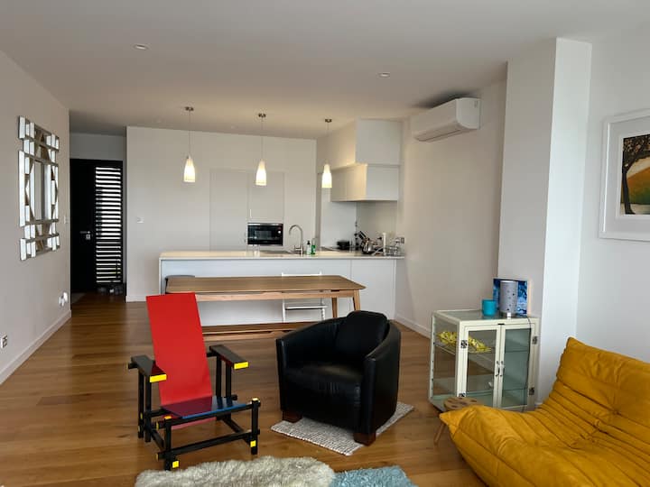 Modern Luxury Beachfront Escape With A/c - Snells Beach