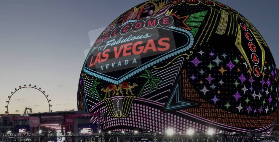 The heart of The Strip! gallery image 5