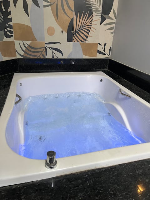 Spacious apartment + AR + Jacuzzi