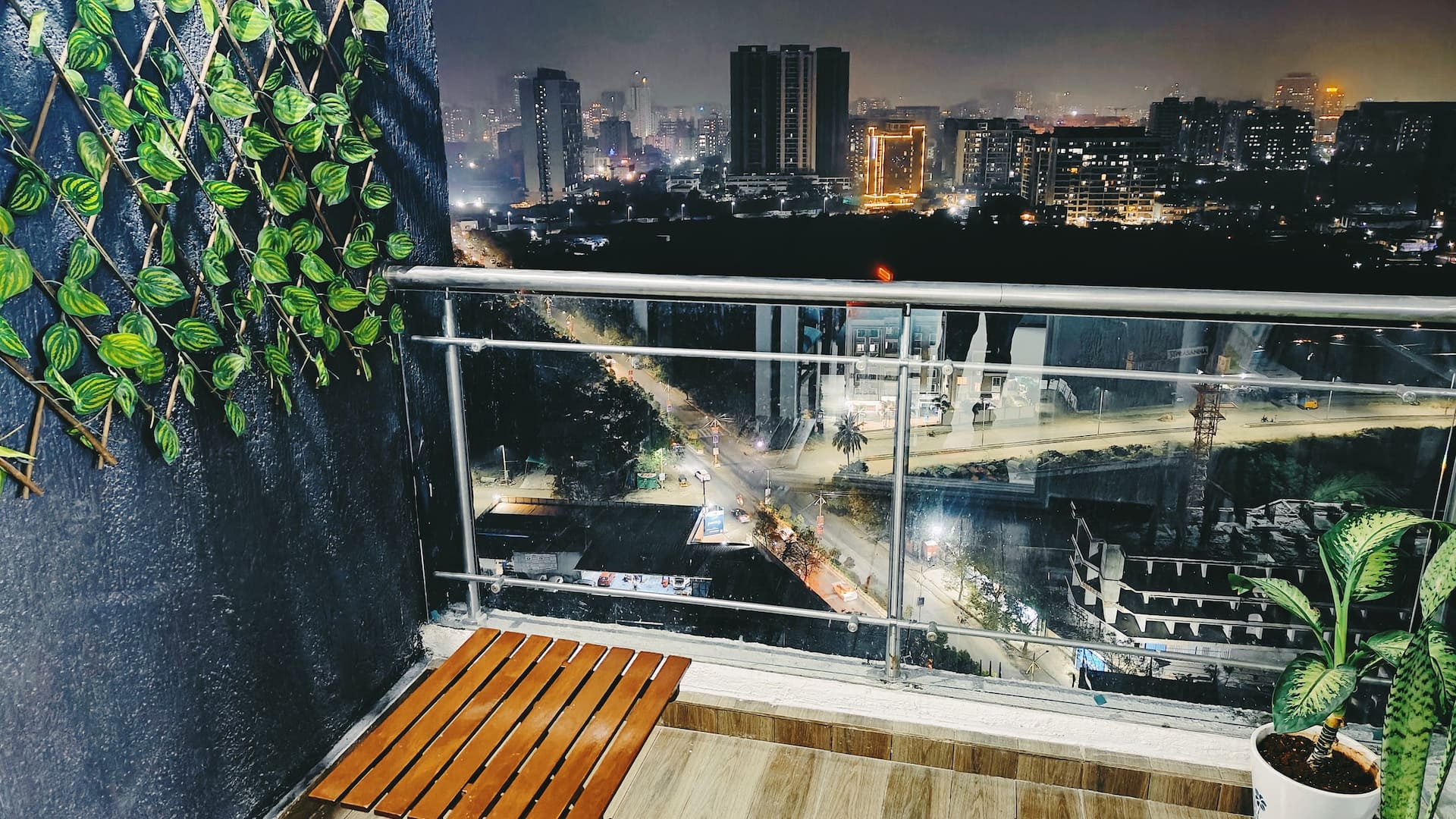 Trident Tower Skyline View, WiFi, 2BHK