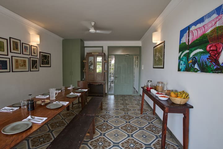 Dining area image 2