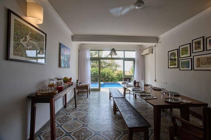 Dining area image 4