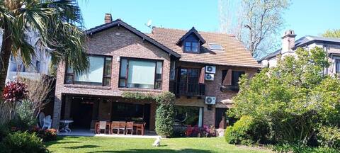 House with a pool in San Isidro