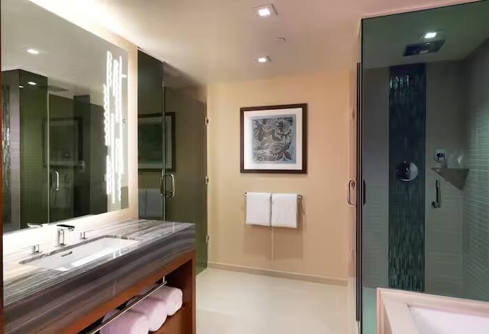 Heaven with Resort fees included gallery image 4