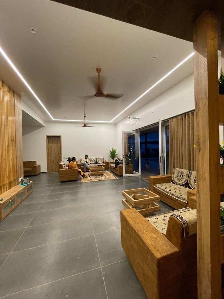Sleek & Stylist Modern Farmhouse - Somnath