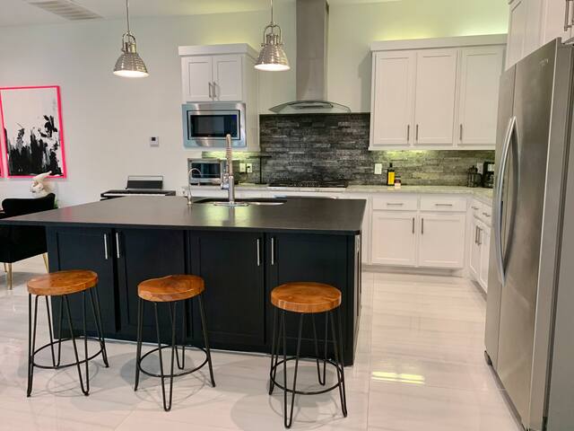 Home in Cultural District gallery image 3