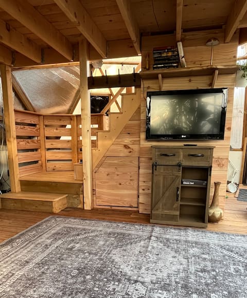Top Airbnb: Jungle Dome on a Farm! Animal Lovers Dream! in Burlington