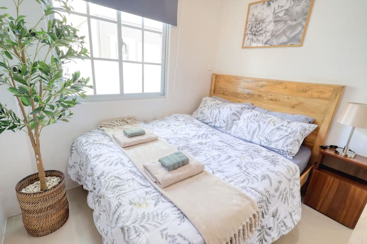 Very comfy queen size bed. The room has a very silent aircondition.