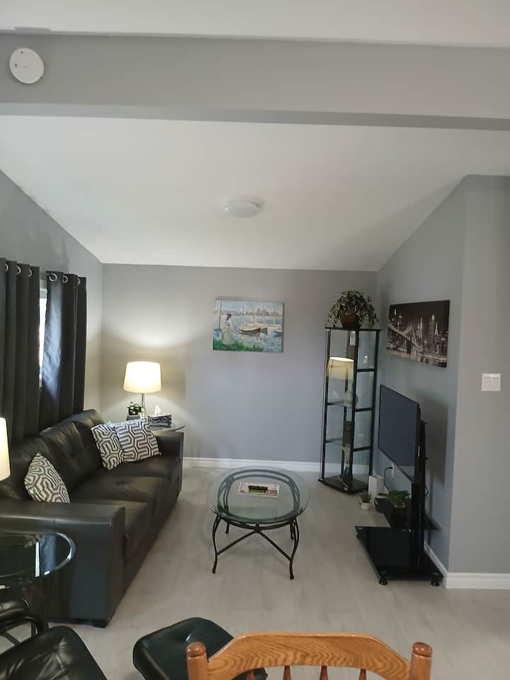 Sweet Central Stay  In Elliot Lake - Elliot Lake