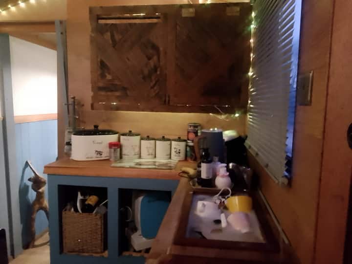 Shepherds Hut With Hot Tub In The Forest Of Dean - Gloucestershire