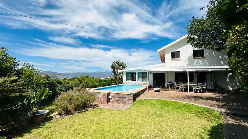 Kleine Villa mit freier Sicht im ruhigen Umfeld