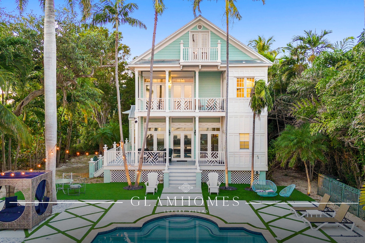 BeachFront Paradise by The Glam Homes