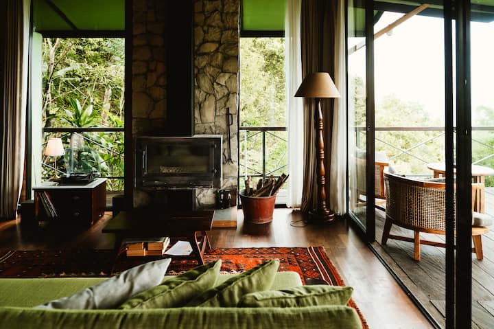 Waterfall Lodge Wood-fire Place, Sauna & Ice-bath - Munduk