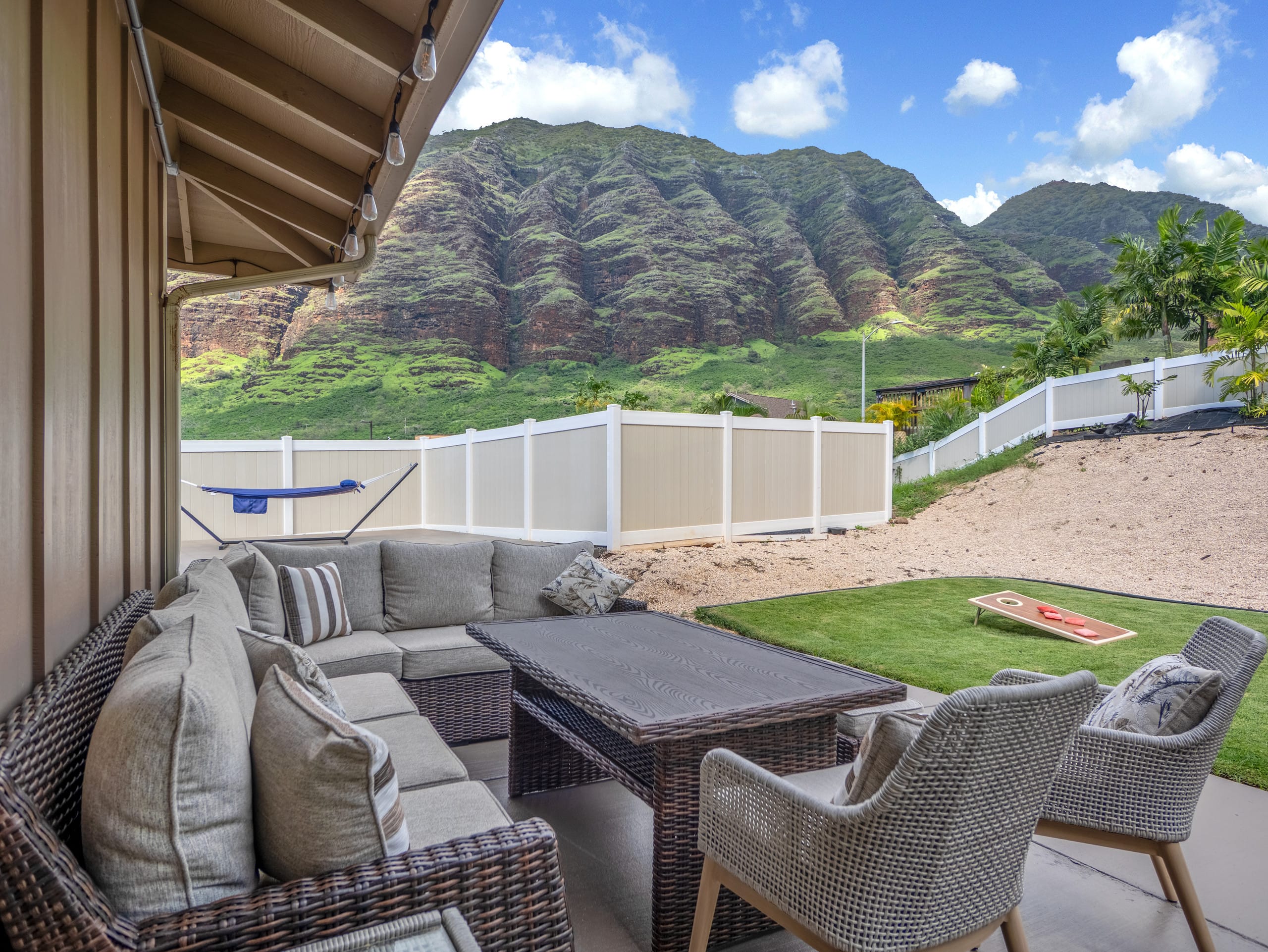 Home in Waianae · ★4.98 · 4 bedrooms · 5 beds · 2.5 private baths - Image 84