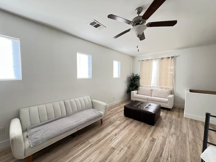 მისაღები ოთახი 2