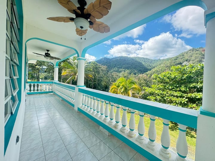 Casa Cielo Family Retreat By The River - Puerto Rico