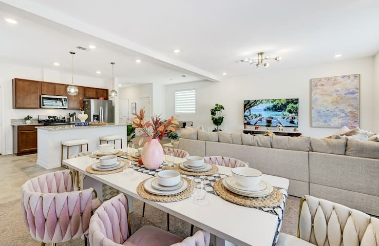 Chic 5BR 6beds•New Furniture•Near Strip&Attraction