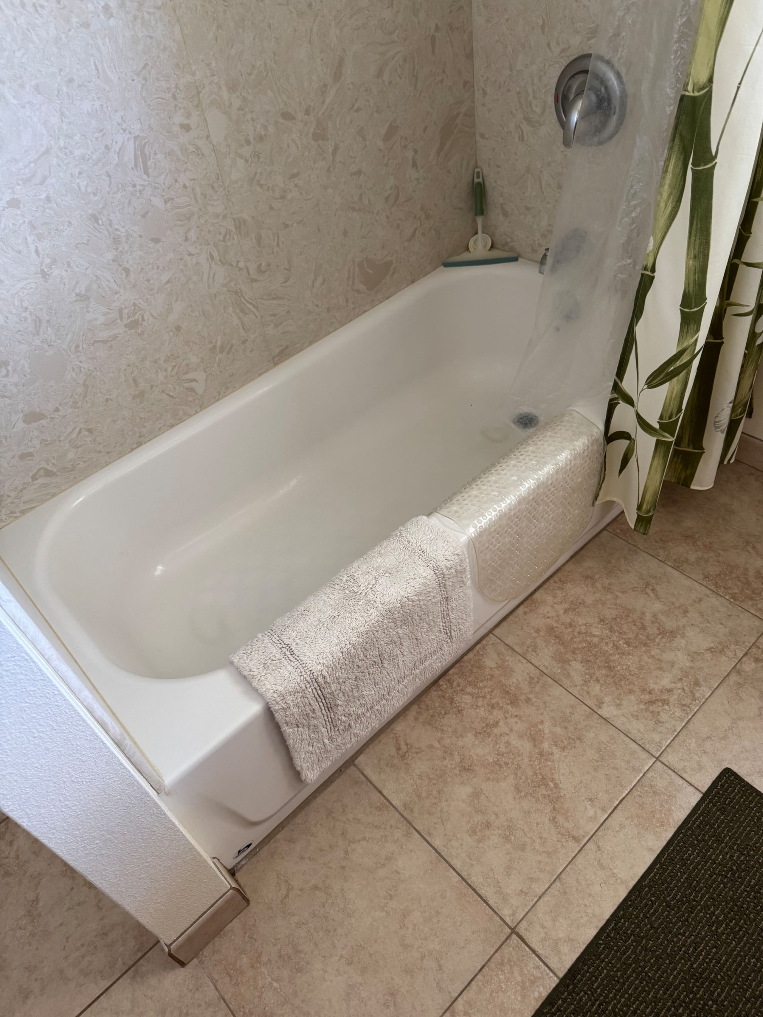 Home in Keaau · ★5.0 · 1 bedroom · 3 beds · 1 private bath - Image 25