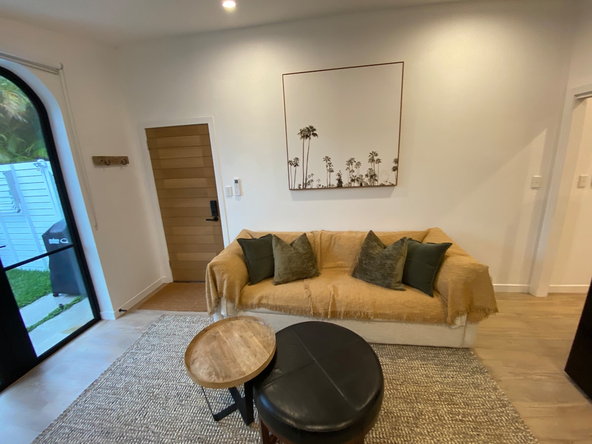 Top Airbnb: Newport Beach Palms in Newport