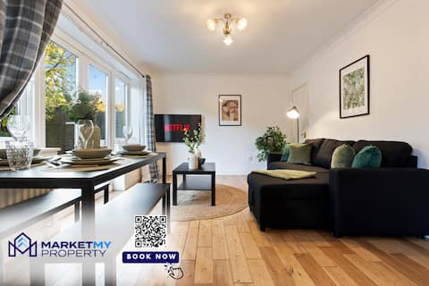 Harper House -5 Bed Contractor Stay Parking WIFI