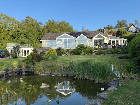 Spacious 4 bed, 2 bath property amazing views