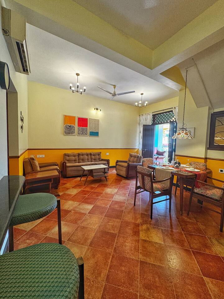 Living room image 2