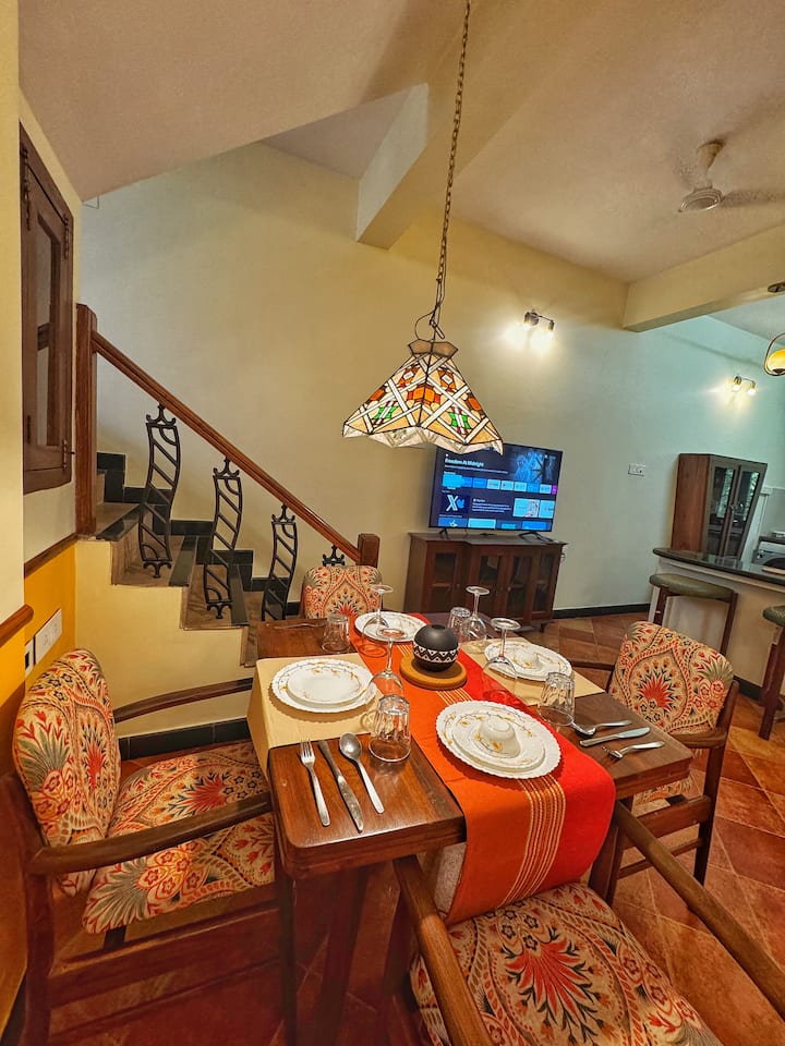 Dining area image 2