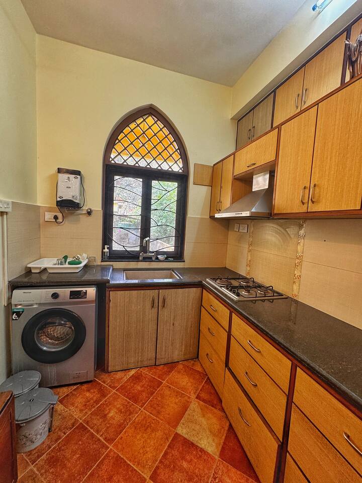 Full kitchen image 1