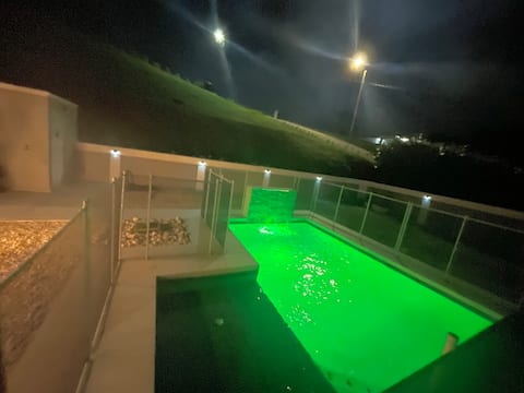 Airbonito: Full House, Pool and Solar System