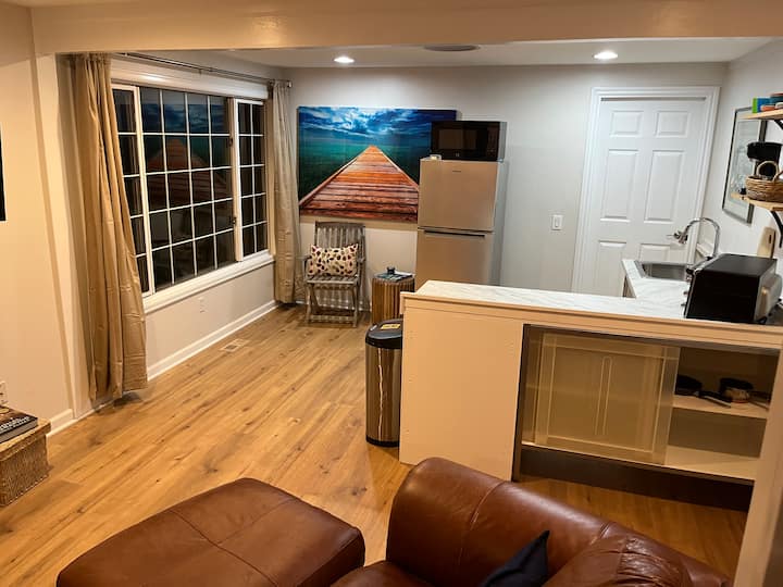 Newly Refurbished Redmond Studio - Woodinville, WA
