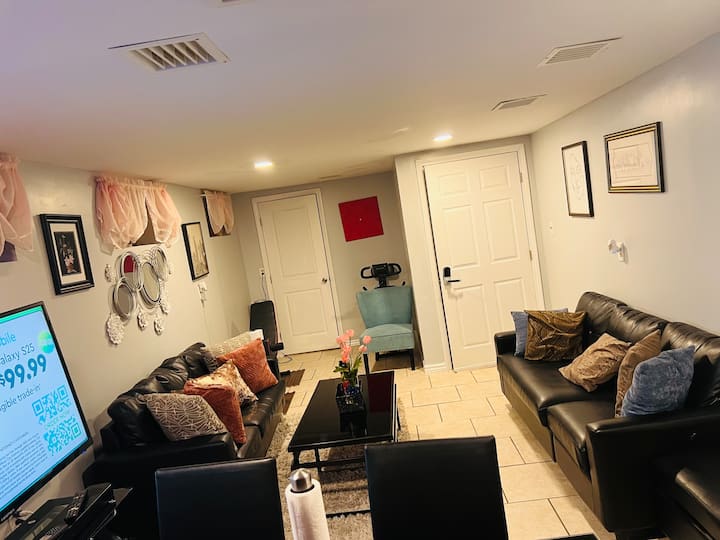 The Cozy Corner - Cranston, RI