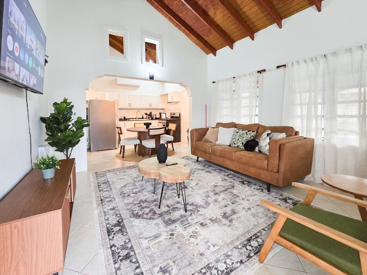 3br Antigua Home Near Airport (Ac + Parking) - Antigua-et-Barbuda