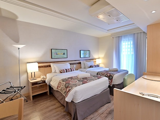 Spálňa s dvoma samostatnými lôžkami, inteligentným televízorom a klimatizáciou 