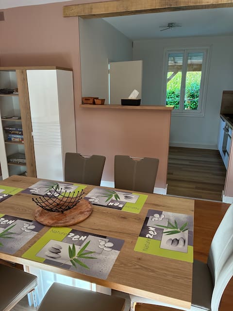 3-bedroom air-conditioned house with garden