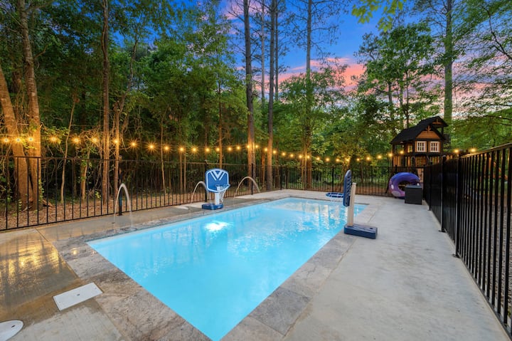 Ultimate Escape: Arcade Game, Heated Pool & Fun - Broken Bow, OK