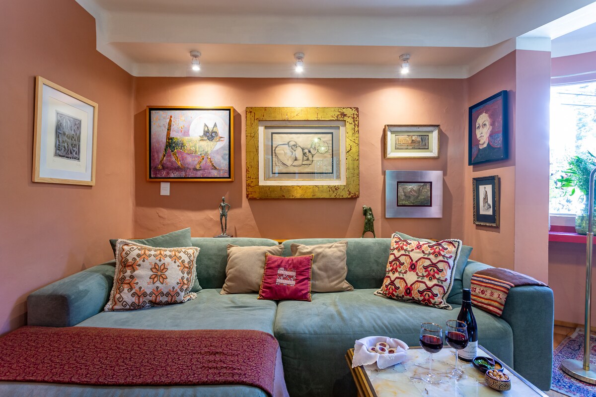 Top performing Airbnb: My home- Artist Gem in Prime Condesa Location in Hipódromo Condesa