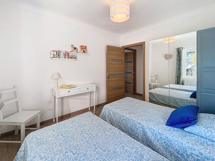 Dvojlôžka 2 x 90 cm alebo lôžka kombinované v 180 cm, z ktorých si môžete vybrať. 