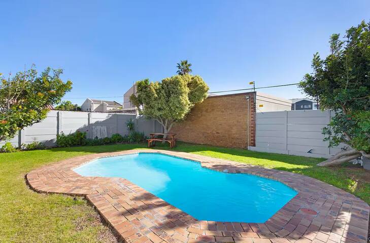 Blouberg Beach Bliss Pool-View. gallery image 4