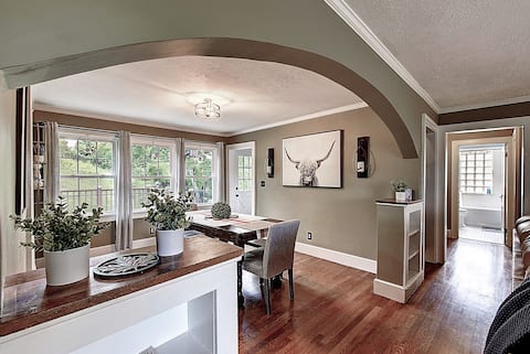 Fort Henry - Pool Table, Fire Pit, Prime Location