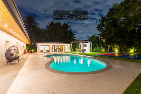 Villa Mayami | Modern Living Pool | Gym | BKB Ct