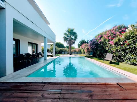Cap d'Agde villa, 750 m from the beach, heated pool