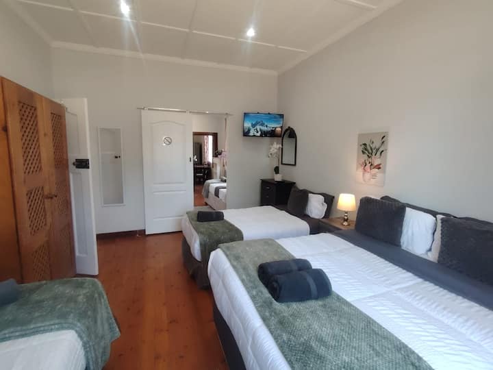 2 Bedroom Unit - Unit 1 - Port Elizabeth