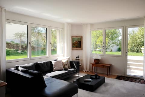 Top performing Airbnb: Quiet city bijou top of Zurich in Hirslanden