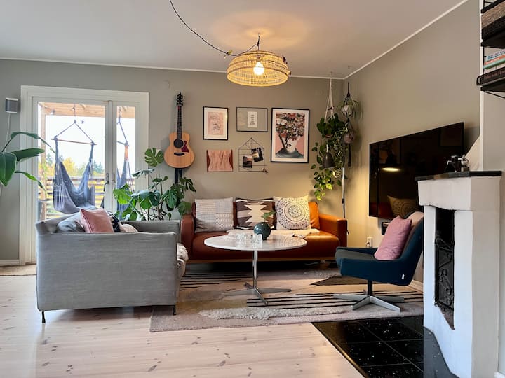 Festive House With Woodland And Creative Studio - Stockholm