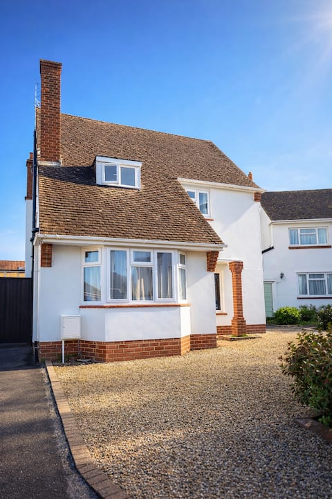 beautifully renovated detached home in Keynsham