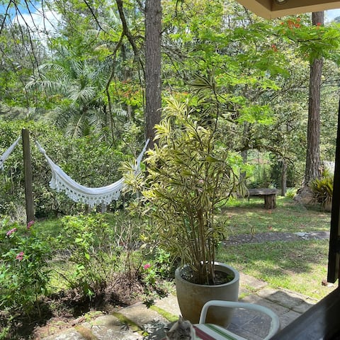 Popular Airbnb listing: Sítio Paraíso Apartment in Casimiro De Abreu