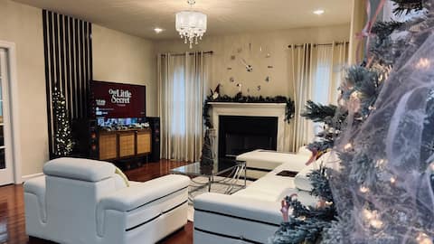 Spacious 5 Bedroom Home Nears DC