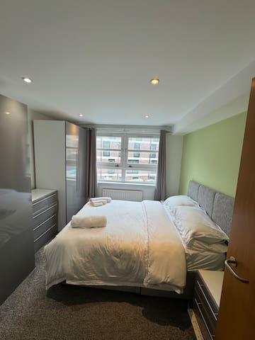 Stylish 3-Bed New Town Flat in City Centre gallery image 4