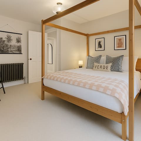 Astor Peak District: 2BD Macc, nr station/hospital